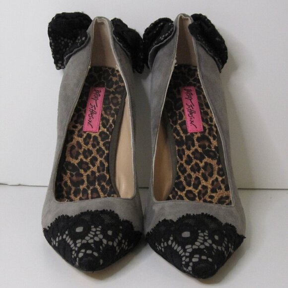 BETSEY JOHNSON Itsy Heels Women's 8.5 Black Bow Leopard Lace & Suede Pumps - Picture 11 of 11